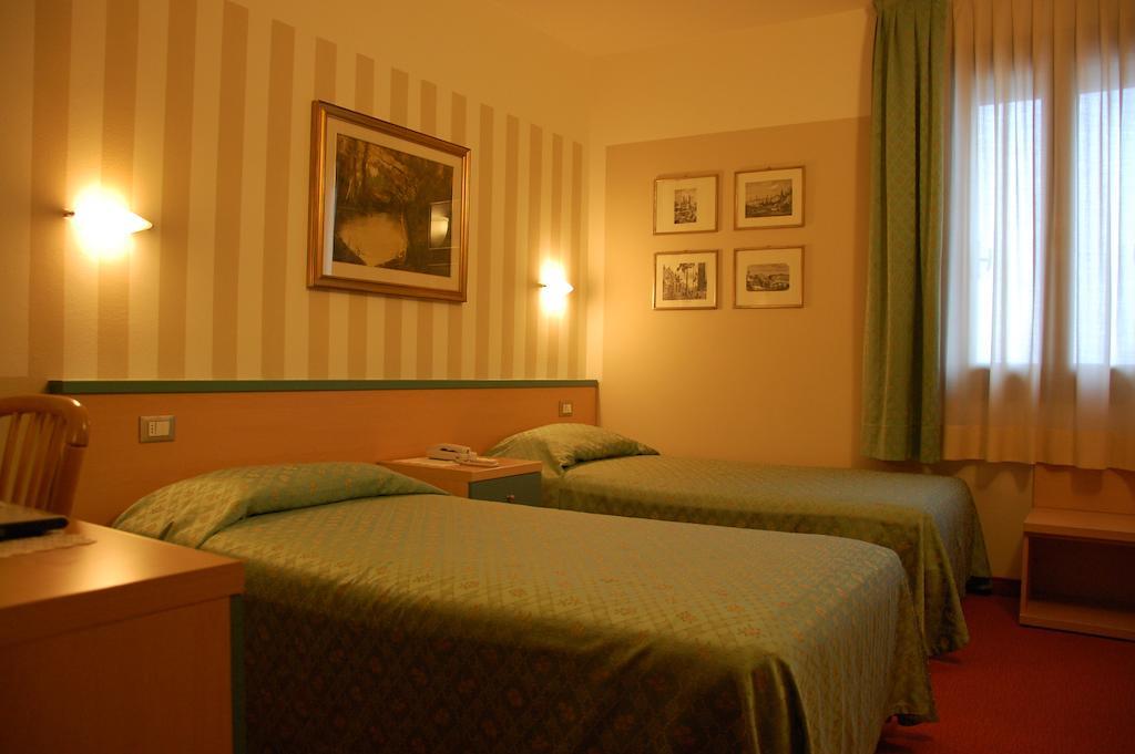 Hotel Belie San Martino di Lupari Cameră foto